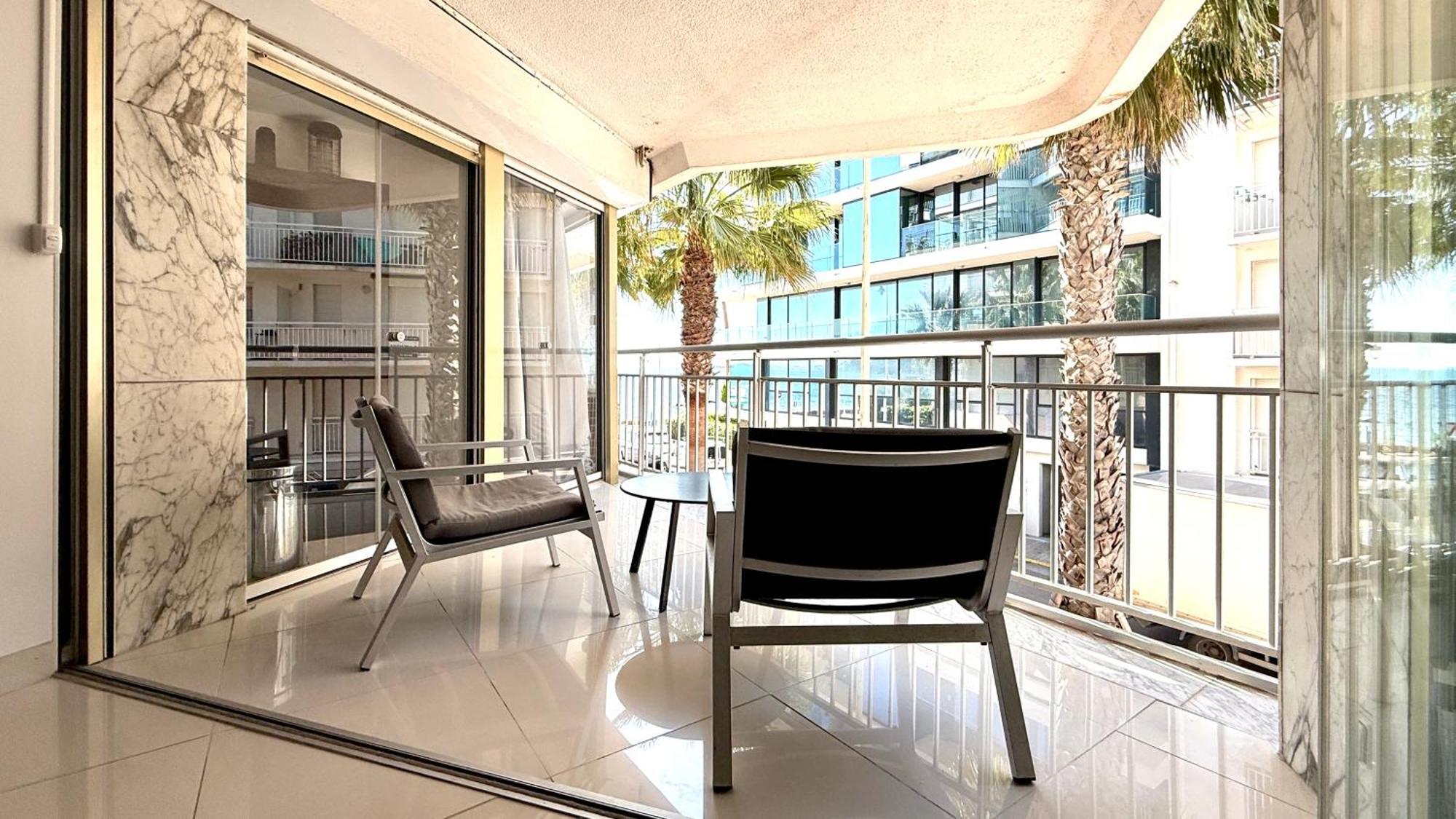Apartment Design Palm